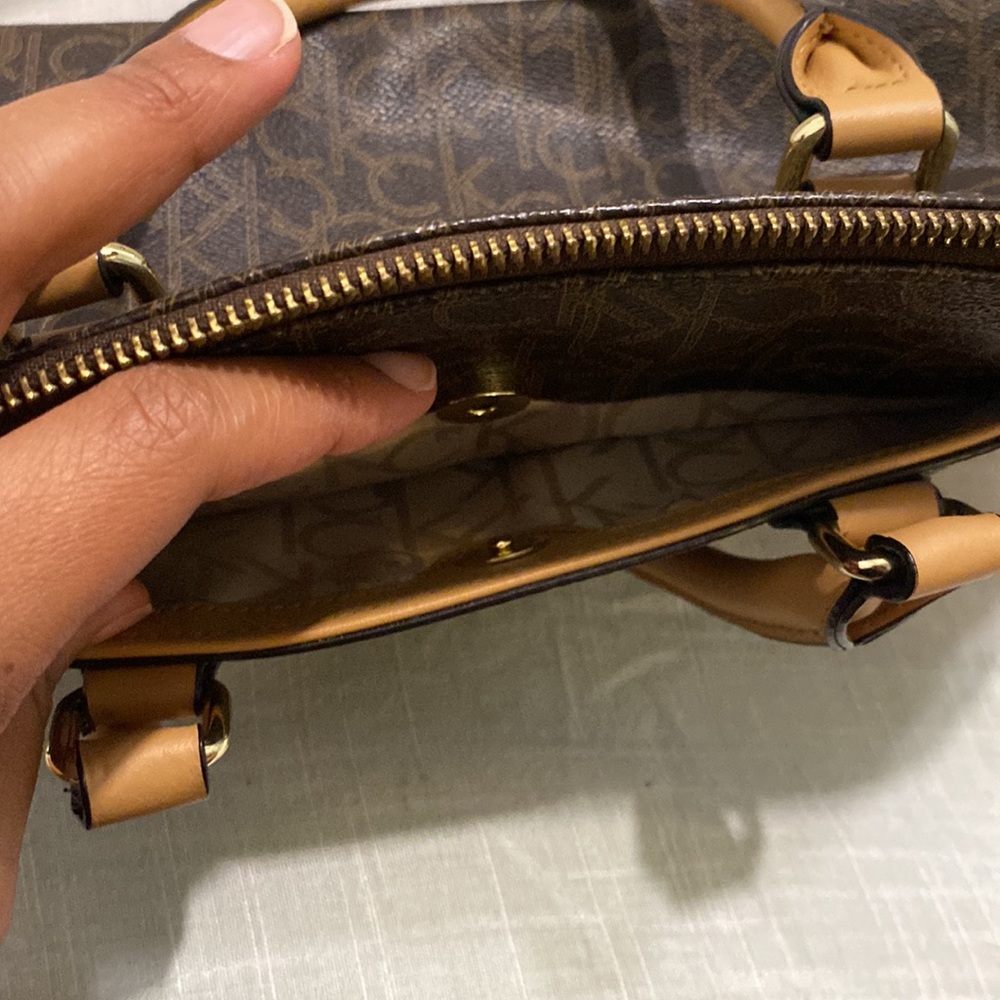 CALVIN KLEIN BROWN RONDA CONVERTIBLE
DOME MONOGRAM HANDBAG PURSE - Picture 4 of 4